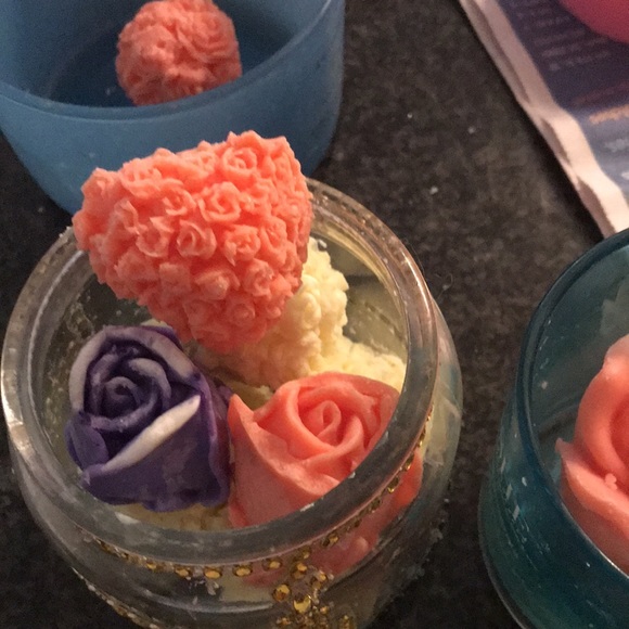 May is Mother’s Day and Teacher Appreciation Month. Makes sense to give scents! - Picture 9 of 13